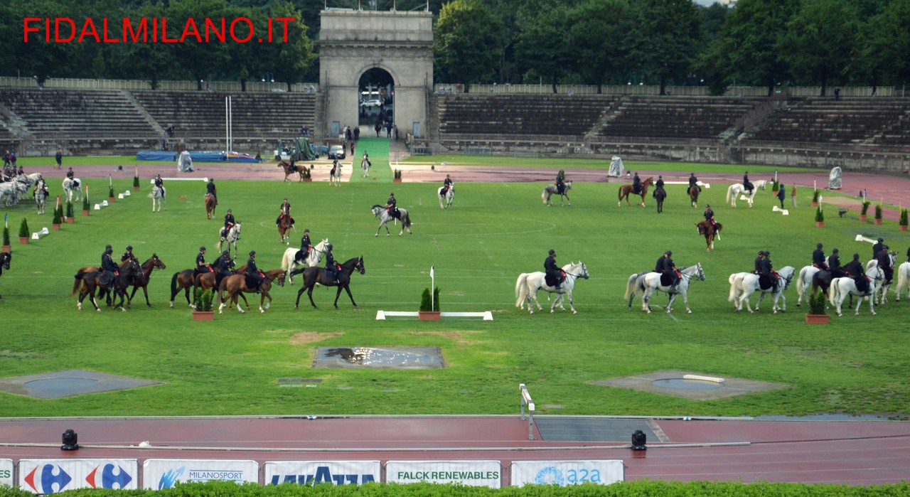 arena carabinieri cavallo