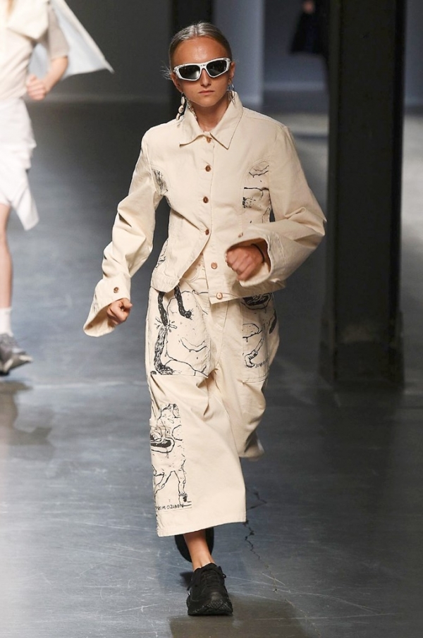 lavinia lacatus sfilata