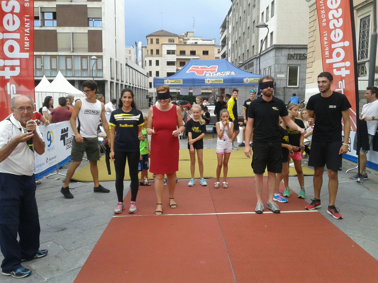 monza asta corsa buio